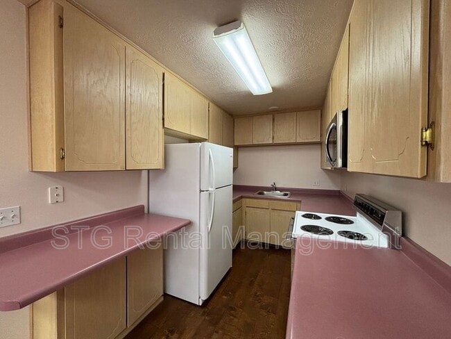 Building Photo - 75 E 800 S