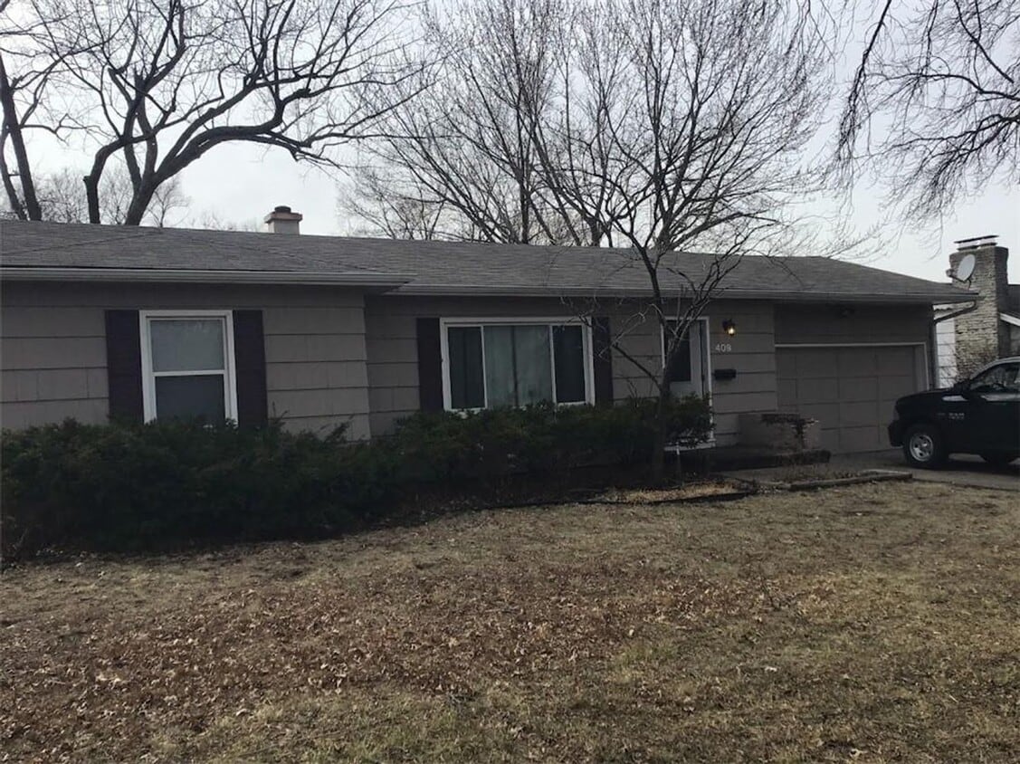 Foto principal - COMING SOON! - Newly Renovated 3Bd, 2Bth i...