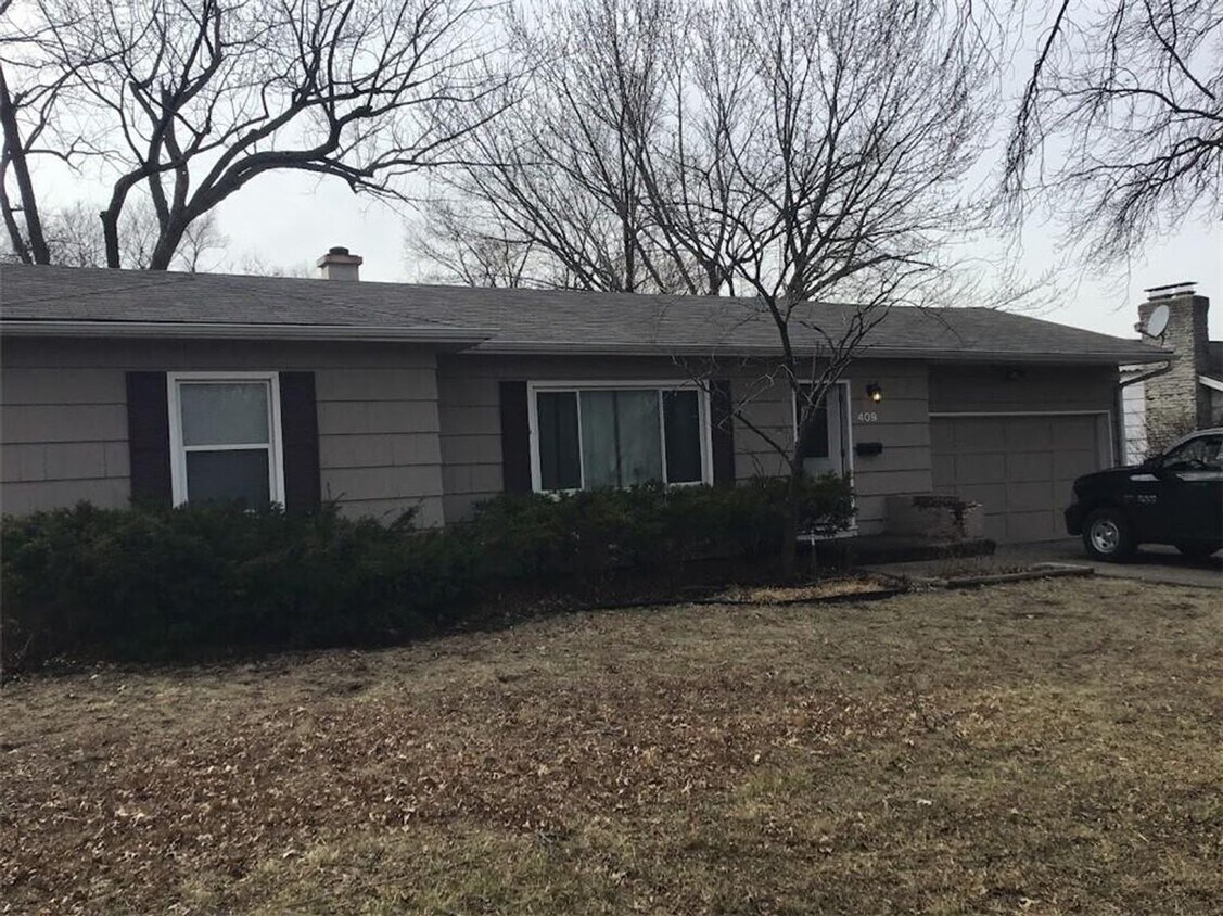 Primary Photo - COMING SOON! - Newly Renovated 3Bd, 2Bth i...