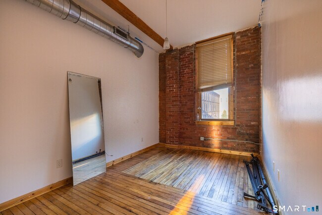 Foto del edificio - 325 Lafayette St