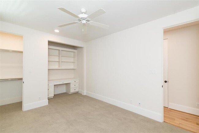 Foto del edificio - 3821 N Braeswood Blvd