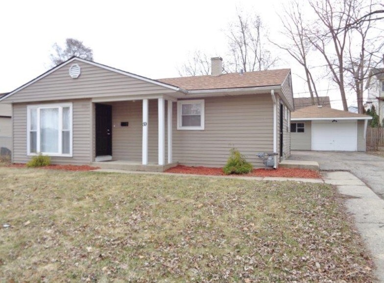 Foto principal - 59 Birch St Carpentersville, IL 60110