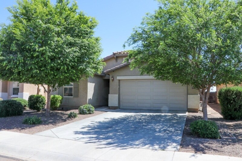 Foto principal - 955 E Leslie Ave