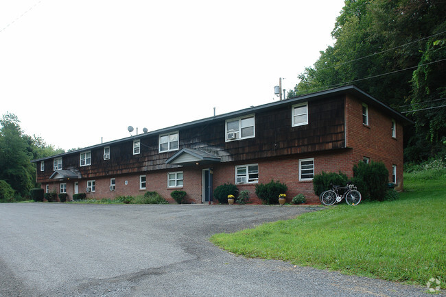 Foto del edificio - Meadow Wood Apartments