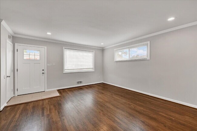 Foto del edificio - 8611 Ellen Ct