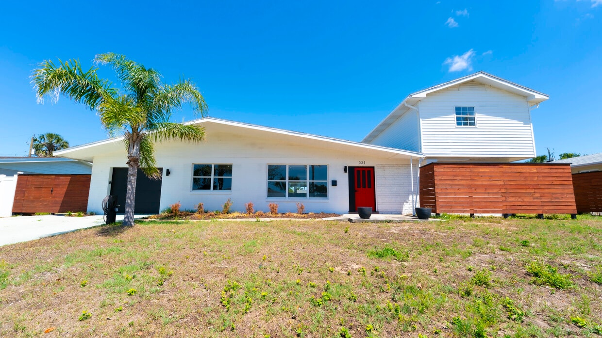 Foto principal - 321 Cornell Dr