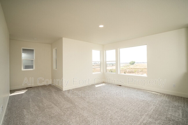 Building Photo - 5974 Isabella Dr