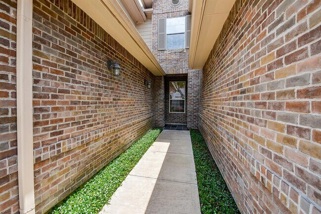 Foto del edificio - 4204 Stonebridge Dr