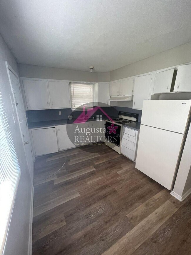 Foto del edificio - Affordable 3 or 4 bedroom home!!