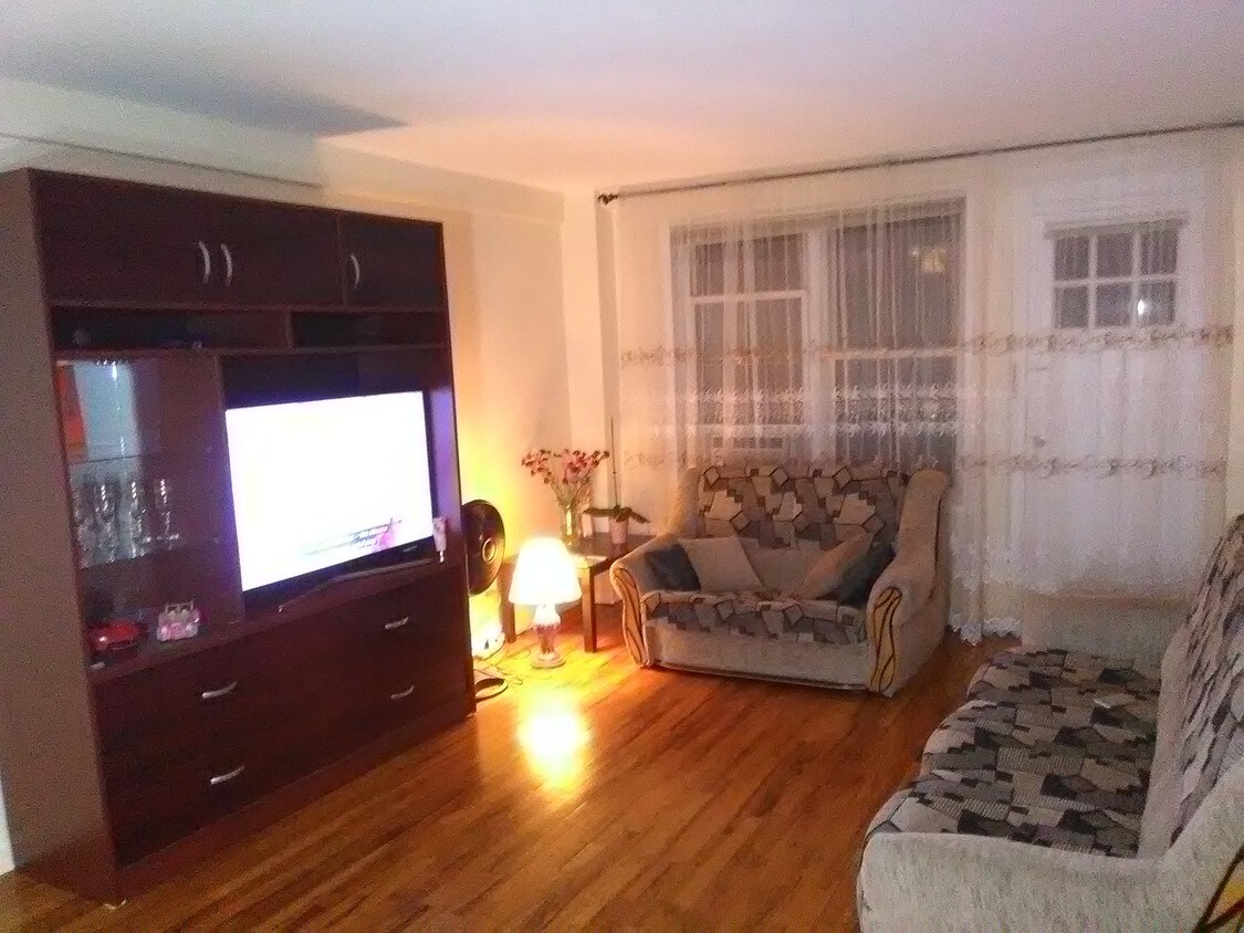 Foto principal - 2626 Homecrest Ave