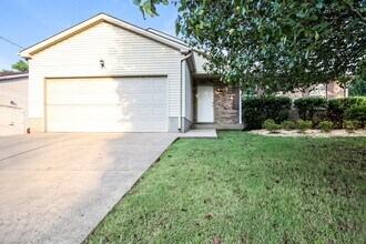 Building Photo - 100 Bradford Cir