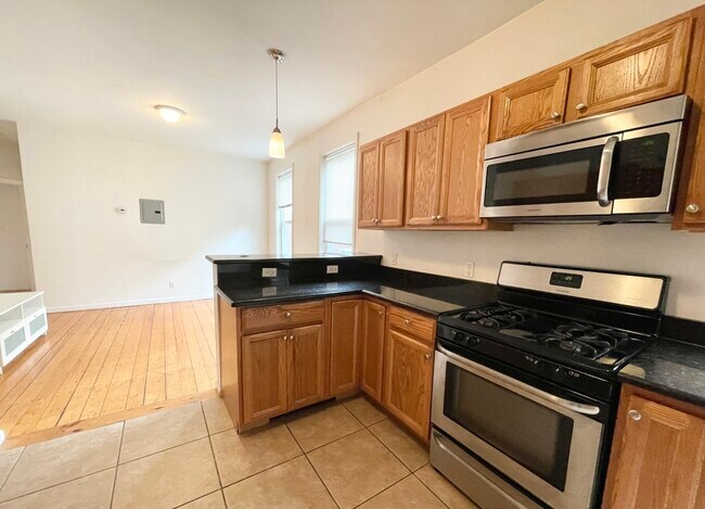 Building Photo - 52 Delle Ave