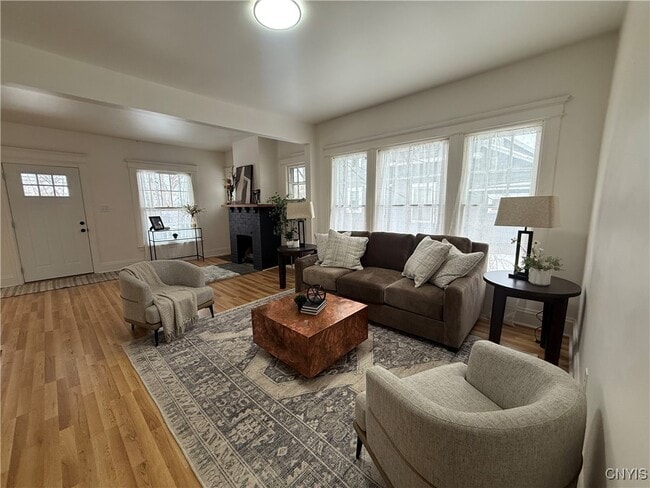 Building Photo - 2817 Milton Ave