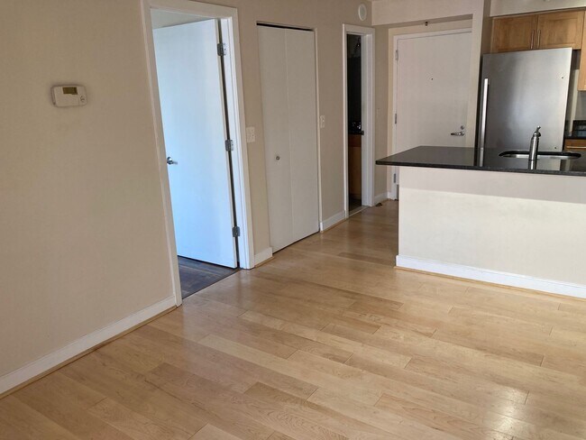 Foto del edificio - 1 BR Condo at The Chase in Downtown Bethes...