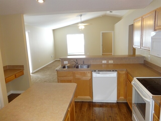 Foto del edificio - 1323 Old Millpond Rd
