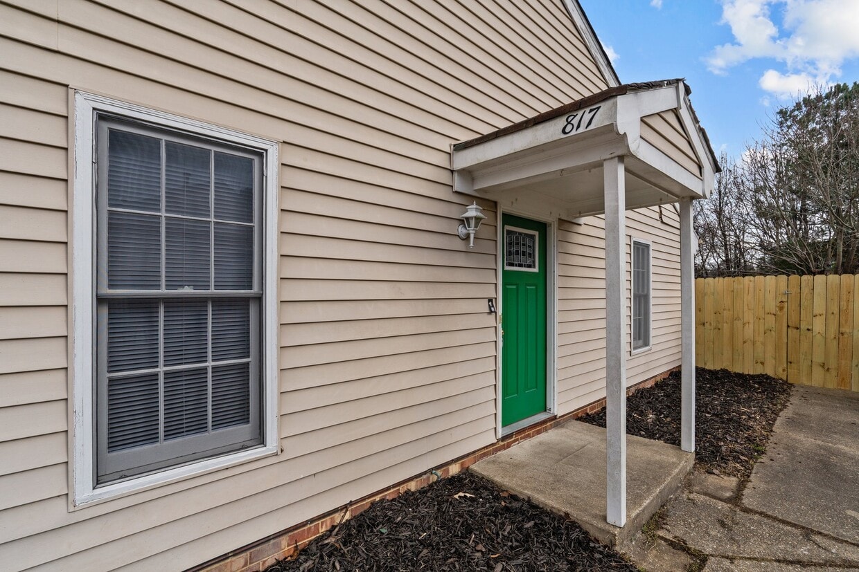 817 Wickford Dr, Chesapeake, VA 23320 Townhome Rentals in Chesapeake