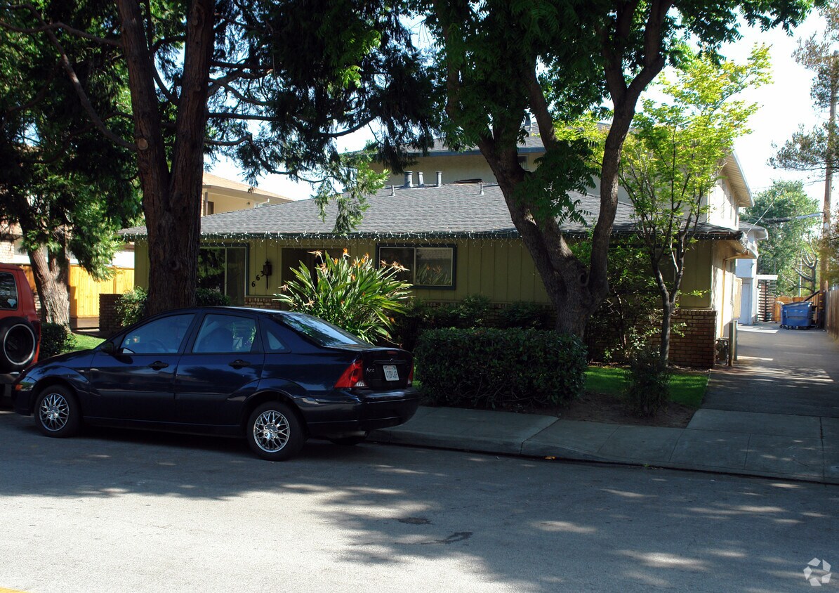 Primary Photo - 663 Begonia Way