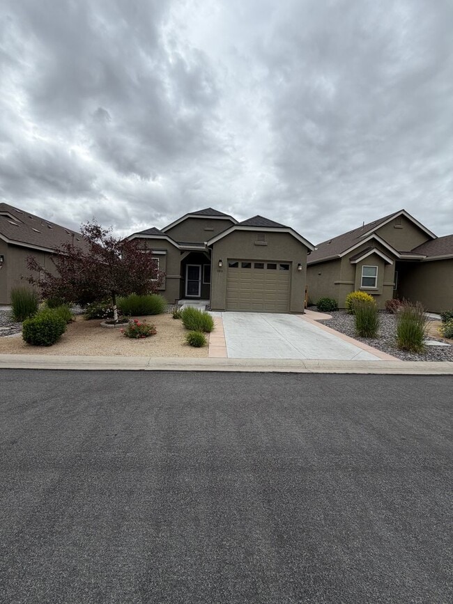 Building Photo - Adorable Sparks home in Kiley Ranch by Golf Course
