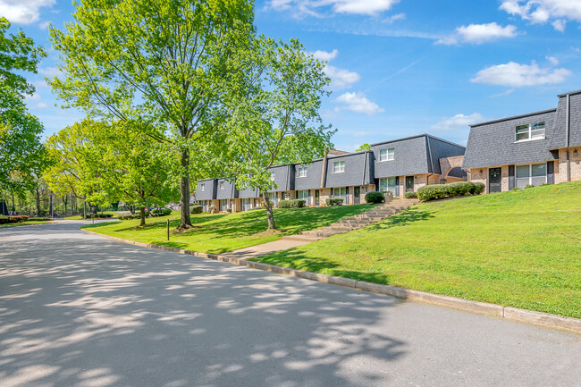 Building Photo - Crown Point Townhomes