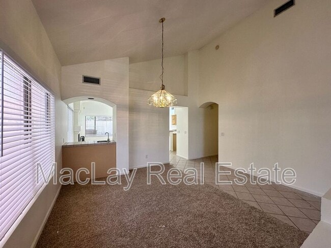 Building Photo - 1667 S Sycamore Pl