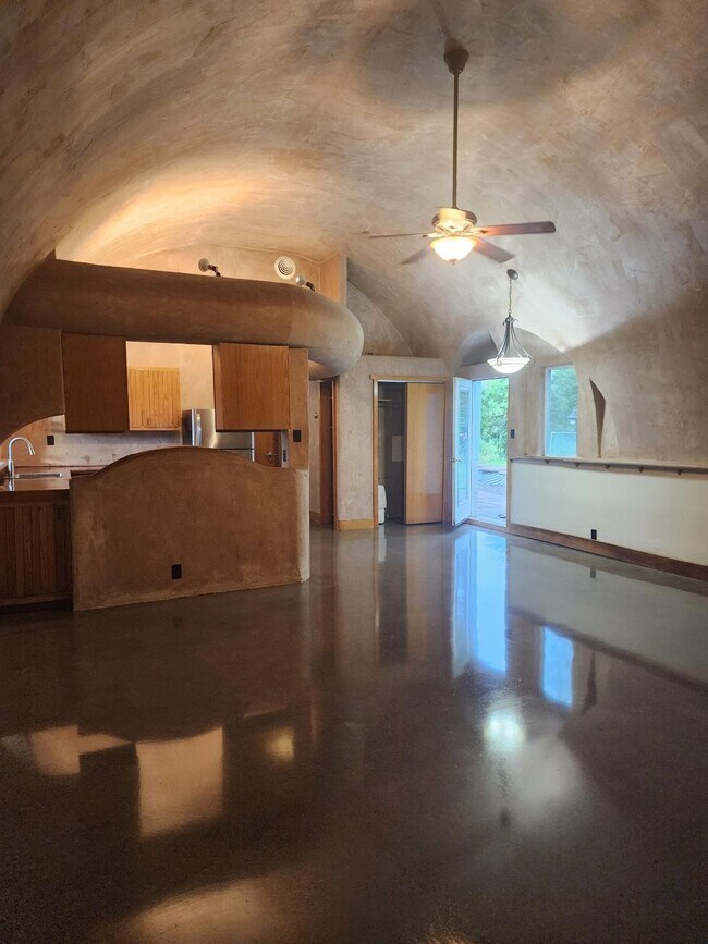 Foto del edificio - 353 Etna Rd