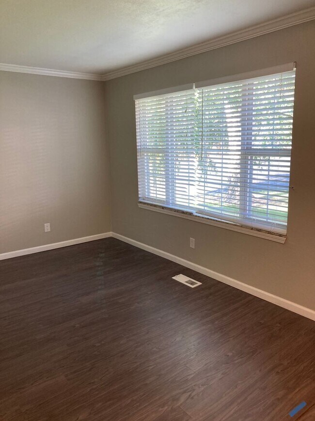 Building Photo - **READY IN JULY** SOUTHWEST RENO HOME