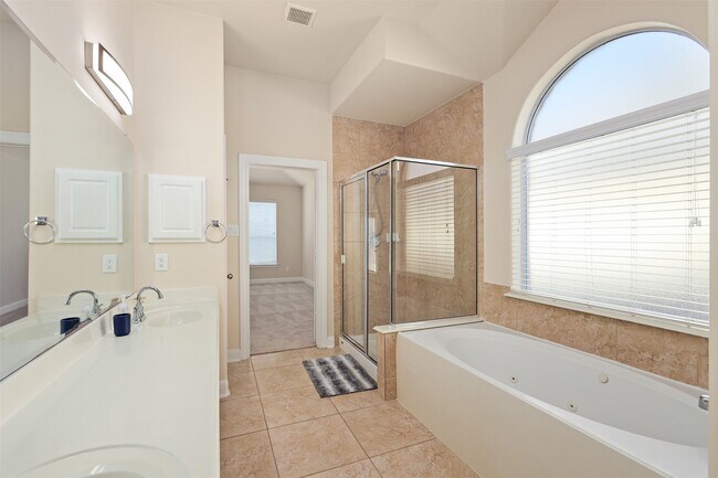 Foto del edificio - 5026 Gulf Stream Ln