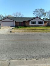 Building Photo - 905 Carmel Pkwy
