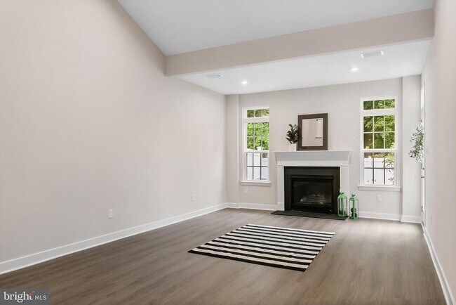 Foto del edificio - 214 Hidden Acres Ln