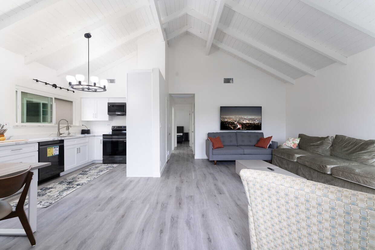 Foto principal - 211 Cypress St