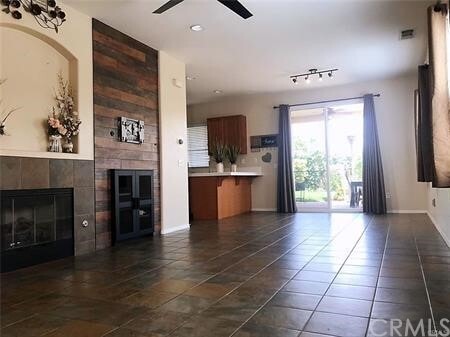 Building Photo - 5638 Mapleview Dr