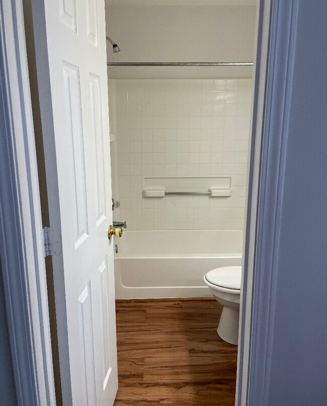 Foto del edificio - 3250 Summercroft Ln