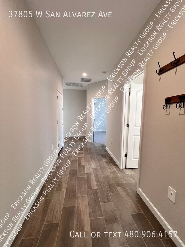 Foto del edificio - 37805 W San Alvarez Ave