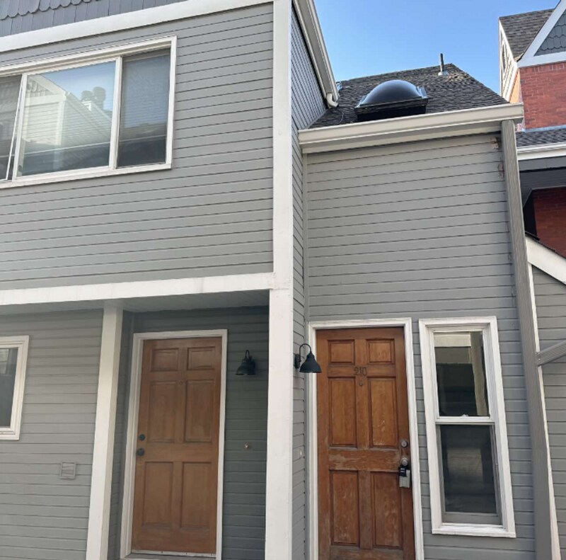 Foto principal - 2201 Pearl St