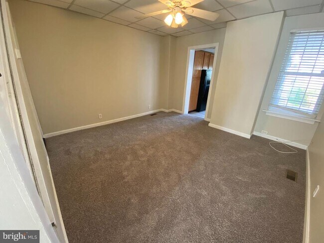 Foto del edificio - 238 E 6th Ave