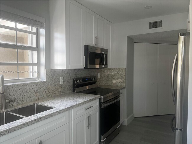 Foto del edificio - 2652 SE 21st Ct