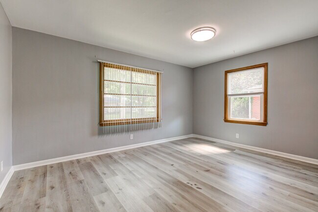 Foto del edificio - 4610 Rookwood Ave