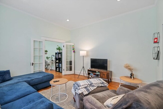 Photo - 2030 Young Ave Apartment