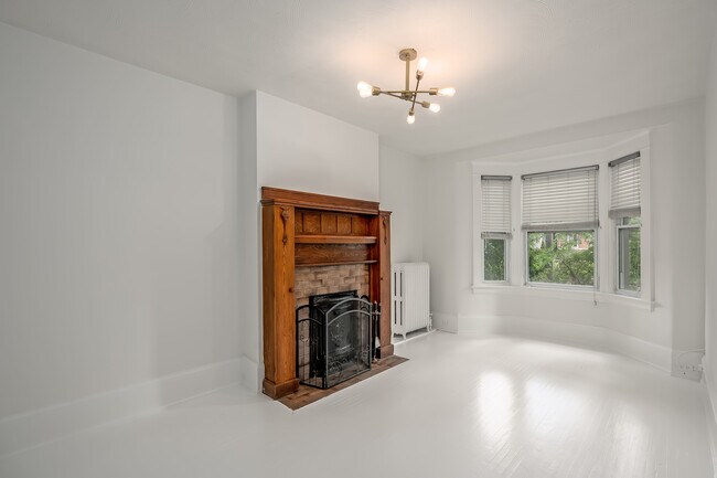 Building Photo - 38 Browning Ave