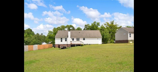 Foto del edificio - 885 Ridge Rd