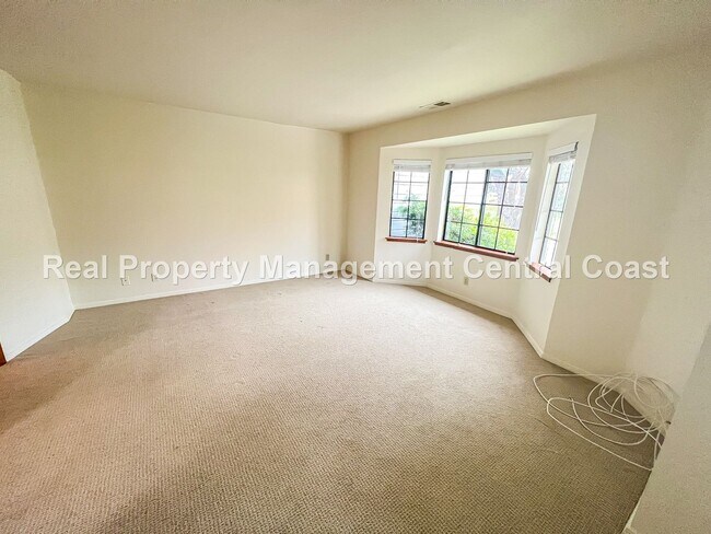 Foto del edificio - AVAILABLE FEBRUARY - Shell Beach Condo Wit...