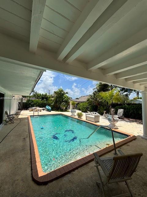 Foto del edificio - 6440 Miller Dr