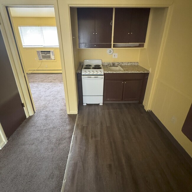Building Photo - Cozy 1-Bedroom Apartment – 19751 Marx St, ...