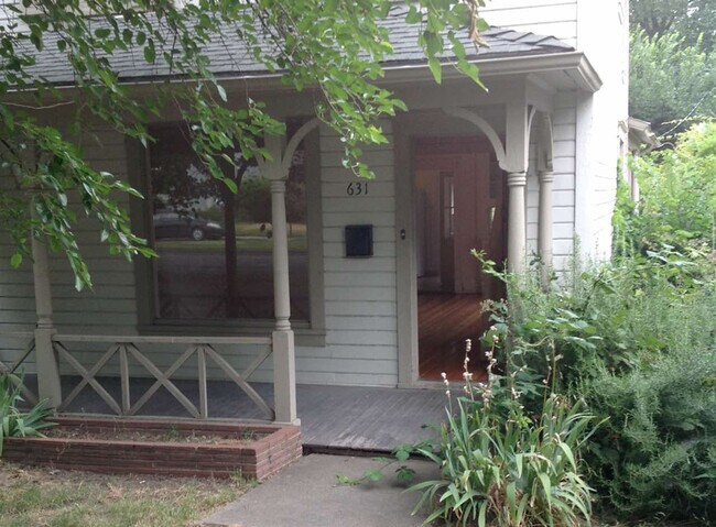 Foto del edificio - 631 Siskiyou Blvd