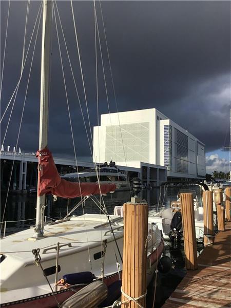 Foto del edificio - 1510 SE 15th St