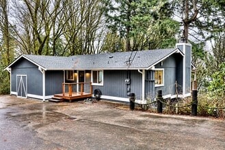 Building Photo - 4610 Fir Dr NE