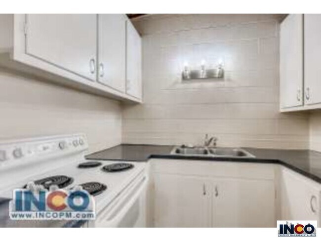 Building Photo - Lovely 1 bedroom apartment near downtown L...