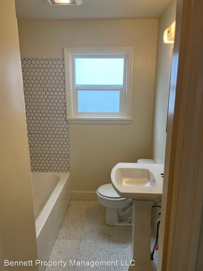 Building Photo - 1 br, 1 bath House - 3406 40th St SW