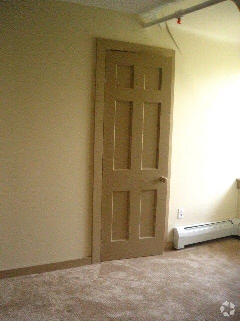 Armario - The Residence on North