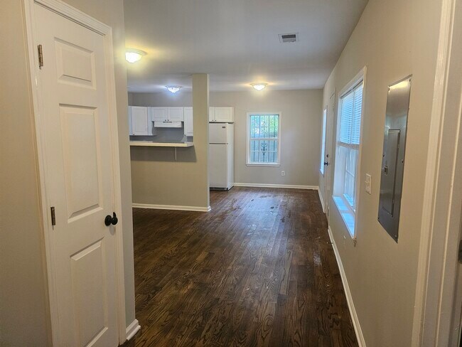 Foto del edificio - 2921 Glenwood Ave SE